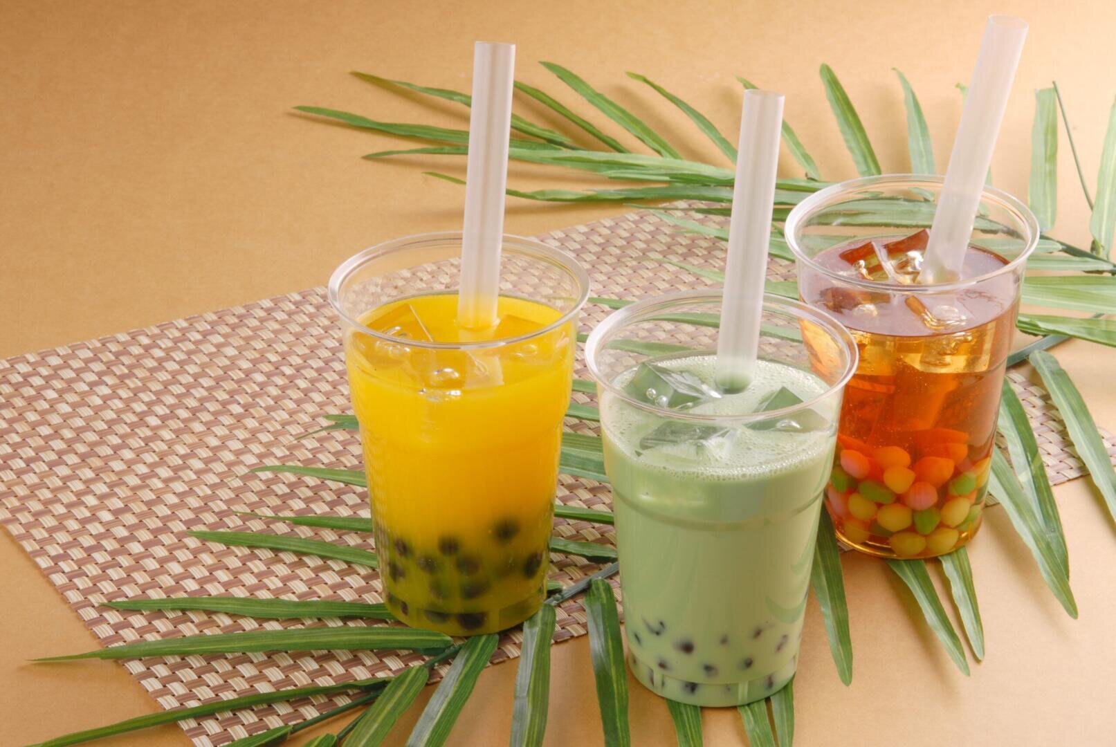 Bubble Tea Replica Set – SAMPURU-SAKURA

Here is an example of the unique, handcrafted, hyper-realistic replicas created by SAMPURU-SAKURA. This Bubble Tea set features vibrant, lifelike colours, crystal-clear ice cubes, translucent drinks and individually detailed tapioca pearls, capturing the look of real beverages with remarkable accuracy.

Our bespoke replicas create eye-catching displays for cafés, restaurants, hotels, exhibitions and promotional settings.

Have a project in mind? Contact SAMPURU-SAKURA for a personalised, no-obligation quotation.

SAMPURU-SAKURA – Creating unique, hyper-realistic replicas that make a lasting impression.