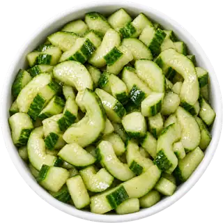 Gurkensalat von Guggisberg Agro in weisser Schale